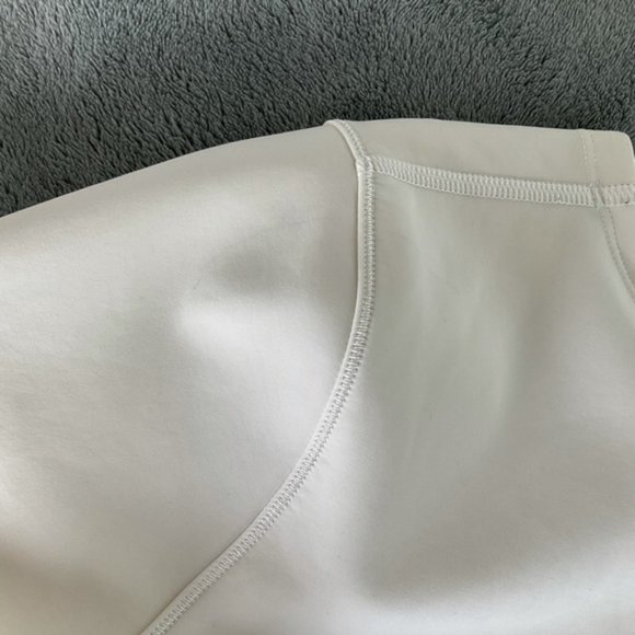 Lululemon Pleat On Long Sleeve Off White Blouse in Size 6 - Picture 12 of 15